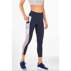 EUC! Fabletics Mila High-Waisted Pocket Capri XL